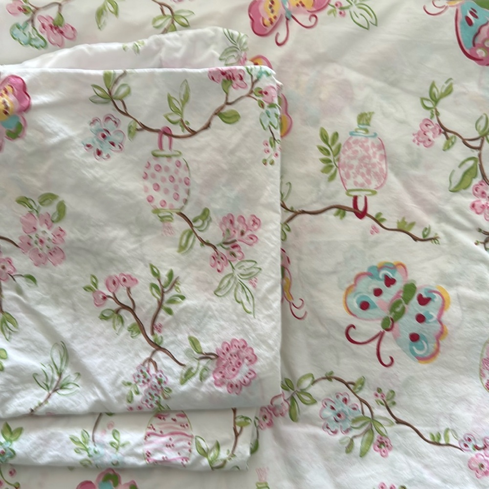 Pottery Barn Kids Queen Flat Sheet with two standard pillowcases.